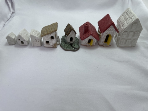 Miniatura de Casas em Cerâmica, feito à mão.