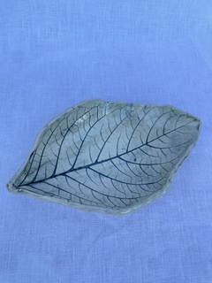 Porta joias, feito a mão em cerâmica (veios verde escuro).