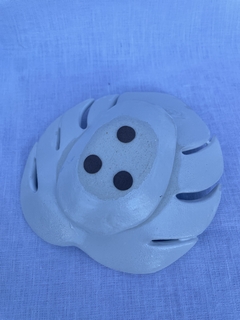 Saboneteira, feito à mão em cerâmica. na internet