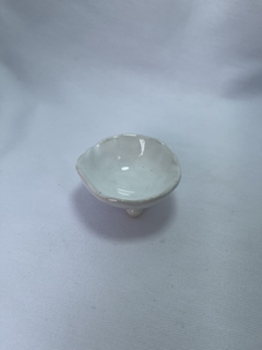 Porta aliança em cerâmica, feito a mão.