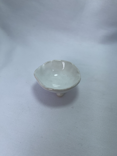 Porta aliança em cerâmica, feito a mão.