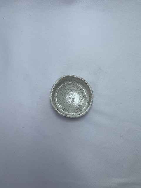 Cumbuquinha em cerâmica, feita à mão.