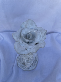 Coleção pétalas: Escultura de cerâmica feita à mão. - comprar online