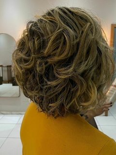 CORTE TRANSIÇÃO CAPILAR + TRATAMENTO COM PROTOCOLO EM TRANSIÇÃO CAPILAR + FINALIZAÇÃO - comprar online