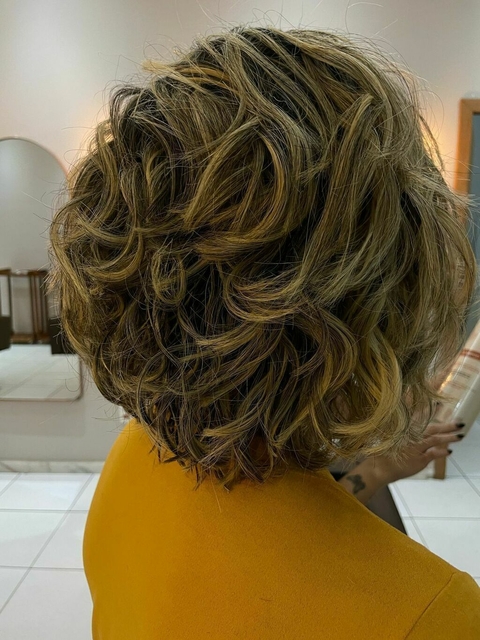 CORTE TRANSIÇÃO CAPILAR + TRATAMENTO COM PROTOCOLO EM TRANSIÇÃO CAPILAR + FINALIZAÇÃO - comprar online