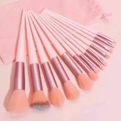 KIT DE PINCÉIS COM 13 PINCÉIS – COMPLETO PARA UMA MAKE PERFEITA na internet