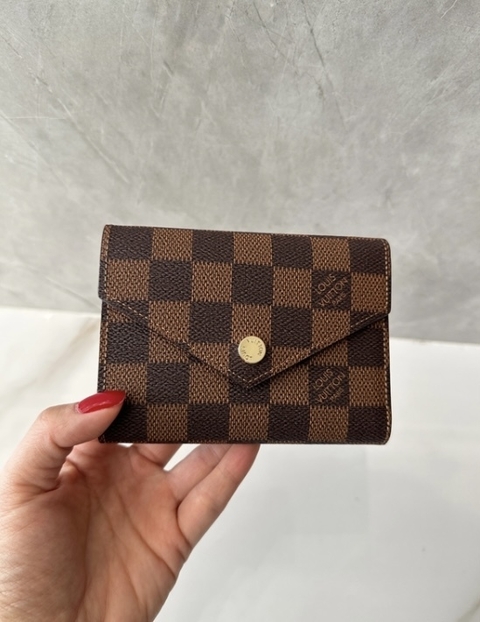 Carteira Louis Vuitton Victorine Ebene Vermelha Italiana