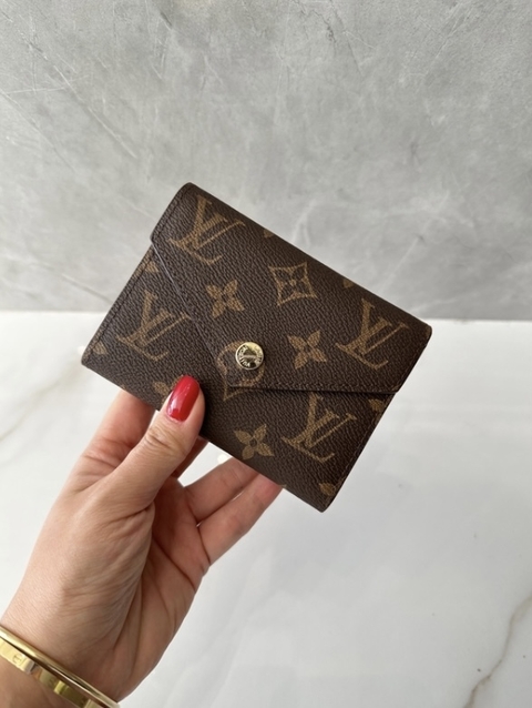 Carteira Louis Vuitton Victorine Monogram Rosa Italiana