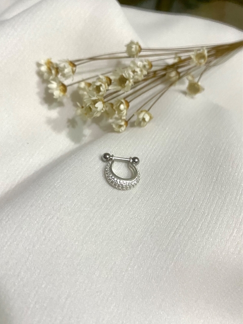 Piercing Conch cravejado