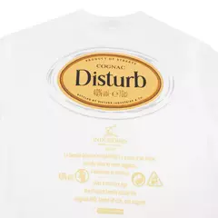 Hennessy Tee in Off-White Disturb na internet