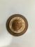 Escultura "Polvo" em base de MDF, com madeira, casca de noz e resina acrílica. 12 x 3,5 cm. Itens reciclados. Arte assin - comprar online