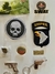 Lote 11 peças originais diferentes militaria e afins. Pins,, emblemas, chaveiros, bússola... Aproveite! Barato! Coleção - loja online