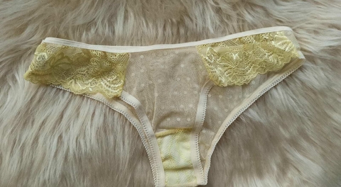 Calcinha amarela