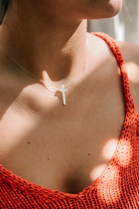 Gargantilha Cruz Madrepérola | GA062