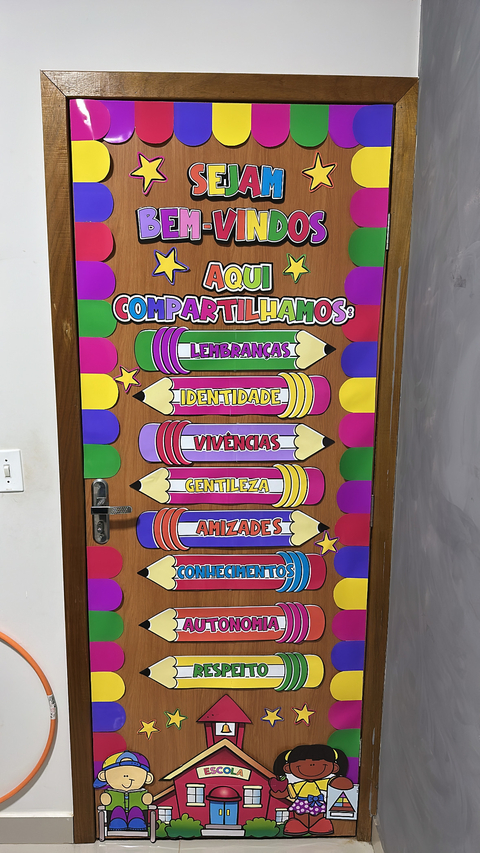 MURAL PORTA - BEM-VINDOS - LÁPIS