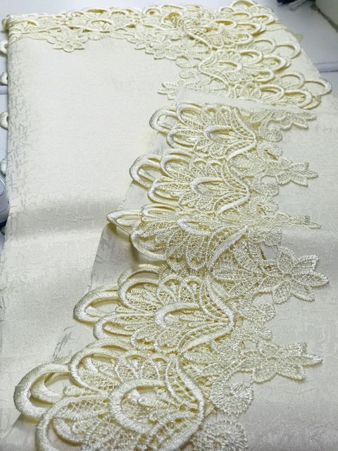 Toalha de Mesa Importada 1.40 X 1.40 Bege Claro