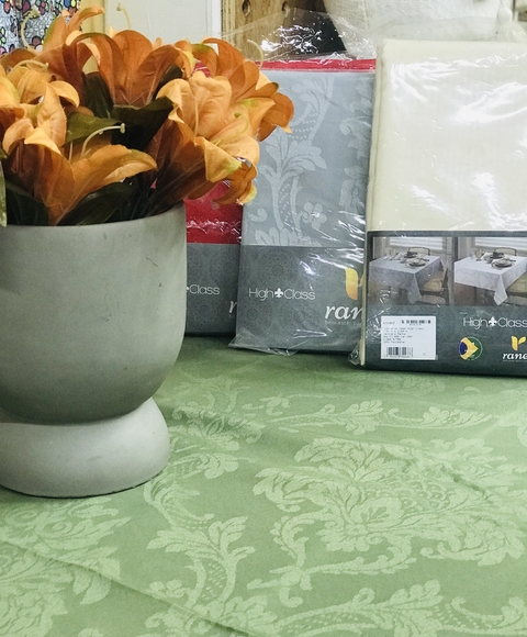 Toalha de Mesa Jacquard 2.10 X 1.60m