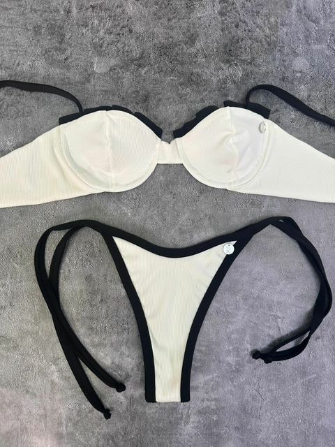 Channel Blanco detalle en negro - comprar online