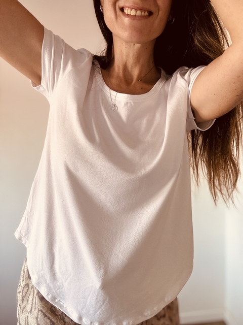 1786 Remera básica de crepe viscosa