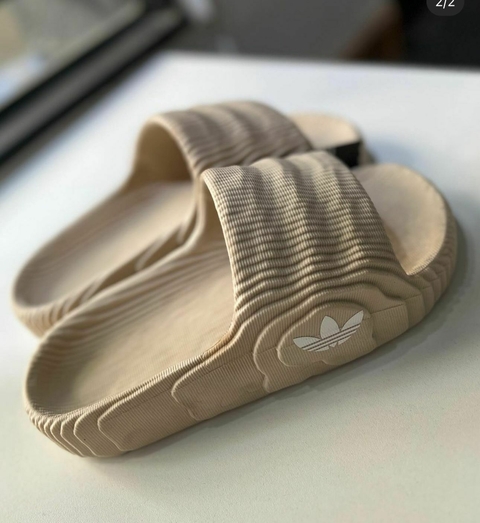 Chanclas Adidas ADILETTE- Beige