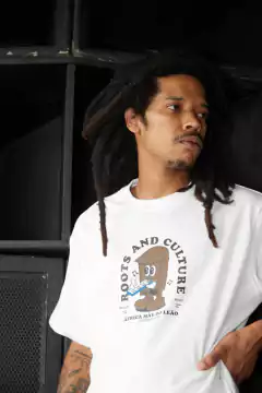 Camiseta Oversize Roots & Culture na internet