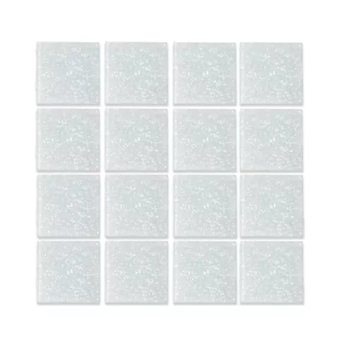 Mosaico de vidrio fusionado en tonos perla, ideal para piscinas, en formato cuadrado de 2.14 m².