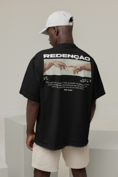 Camiseta Oversized "Redenção" na internet
