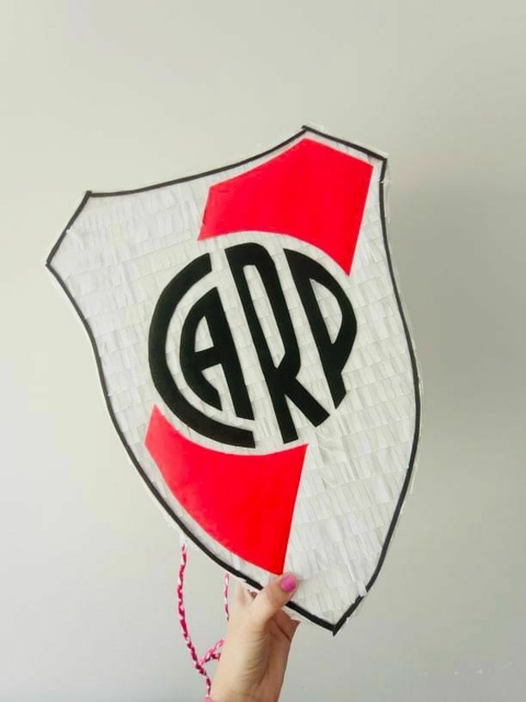 Piñata Escudo
