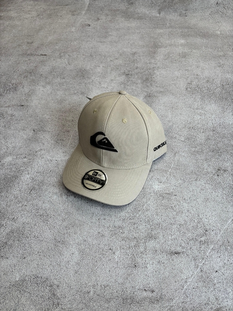 Gorra premium regulable quicksilver
