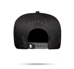 Boné SnapBack Preto Holográfico Prata na internet