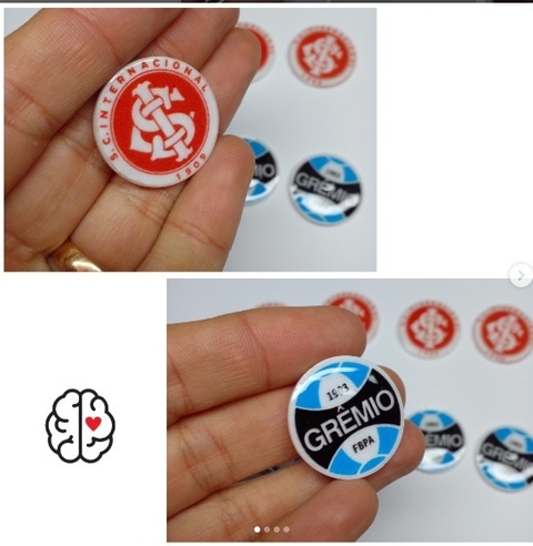 APLIQUE RESINA DO INTER E GREMIO - 5 UNIDADES