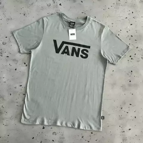 Remera V Gris Concreto - comprar online
