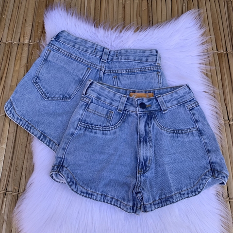 Short jeans lavagem clara