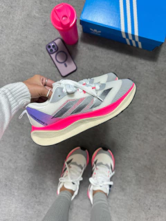 Adizero Boston Branco/Pink/Roxo - Gabi Soares Calçados