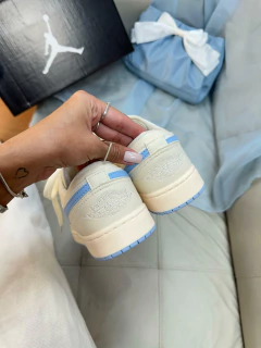 Jordan 23 Linha Luxo Off/Azul - Gabi Soares Calçados