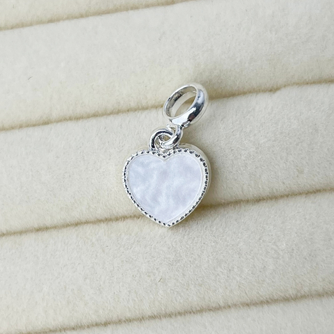 BERLOQUE CORAÇÃO MADREPÉROLA BRANCO - comprar online