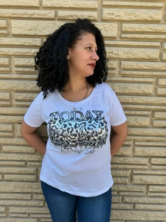 Remera bordada love today - comprar online