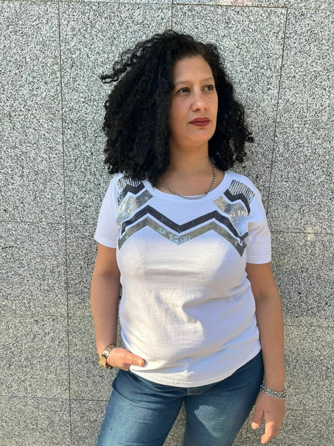 Remera bordada tokio