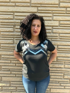 Remera bordada tokio - comprar online