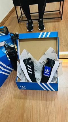 Imagem do Adidas Falcon - Preto/Branco