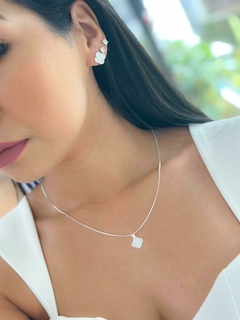 Conjunto Trevo Branco Virginia - Prata leve na internet