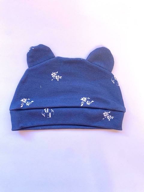 GORRO OREJITAS-ALGODÓN PIMA-ESTAMPADO AZUCENA