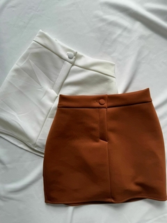 Short saia botão encapado - comprar online