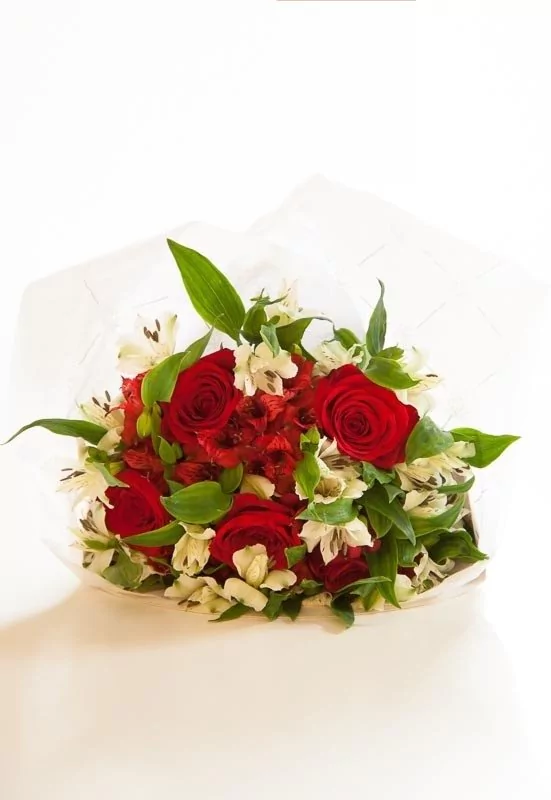 R109 - rosas y alstroemerias en 2 tonos R109 - rosas y alstroemerias en 2 tonos