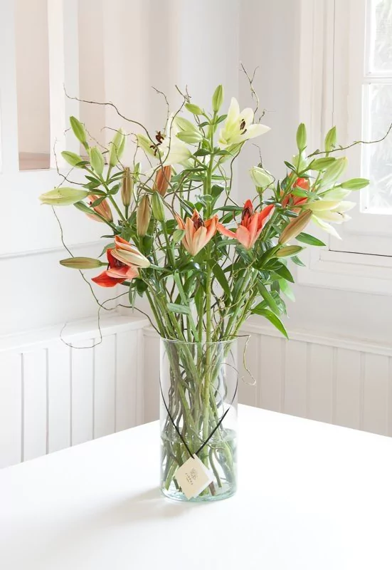 A124 - Mix de Lilium en importante arrreglo