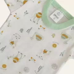 Body camellos verde en internet