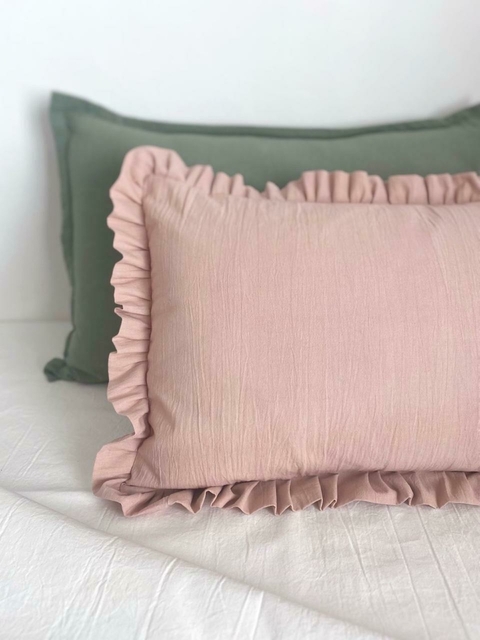 ALMOHADÓN VOLADOS 70x50 ROSA - OUTLET