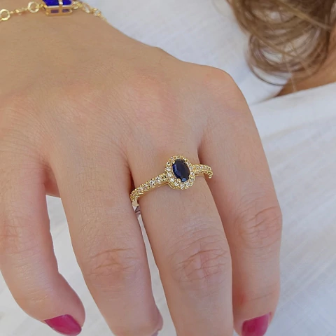 Anel Princesa Oval Azul Marinho Cravejado Zircônias Brancas Banho Ouro 18k