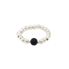 Anillo Elastizado Con Cuentas De Plata #3 + Ónix #4 | AMALO - comprar online