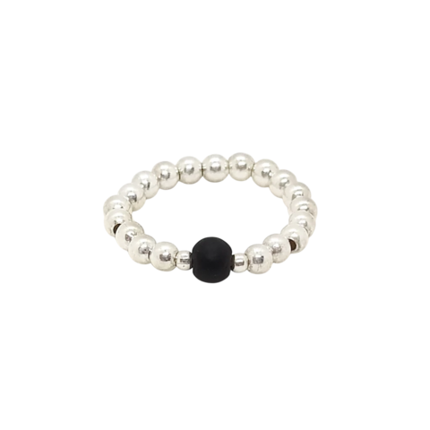 Anillo Elastizado Con Cuentas De Plata #3 + Ónix #4 | AMALO - comprar online